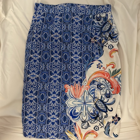 Moulinette Soeurs pencil skirt from Anthropologie - Picture 2 of 6